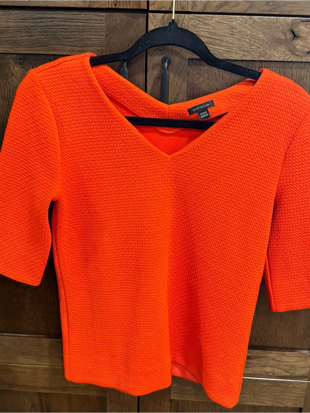 Ann Taylor Bright Orange V-Neck Short Sleeve Textured Top